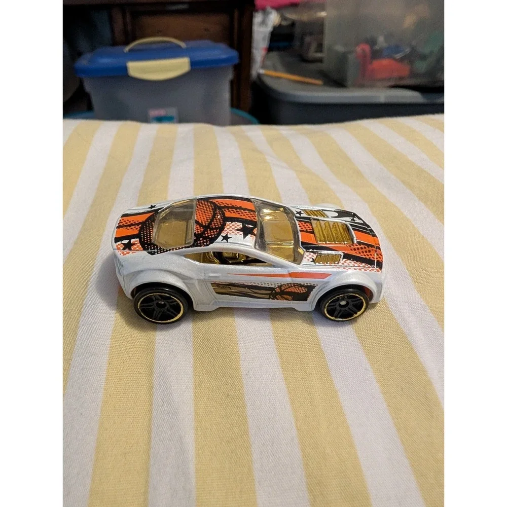 Hot Wheels Torque Twister 2015 HW City HW All Stars Loose Diecast Car 1:64